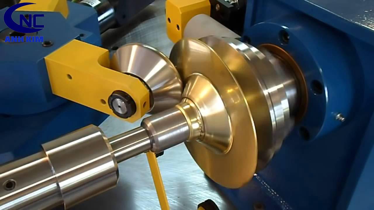 7 mối nguy hiểm trong quá trình gia công máy tiện CNC cần tránh